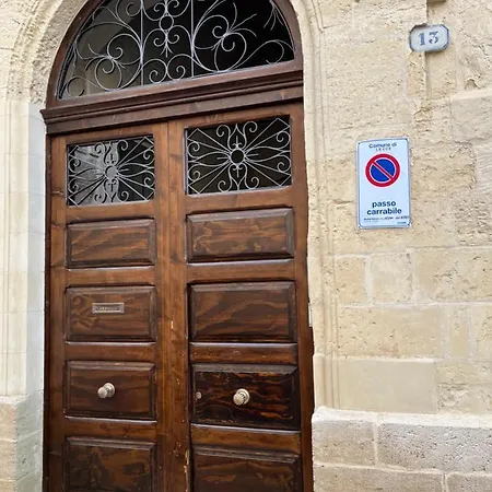 Locazione Turistica Regina Maria Bed & Breakfast 4*